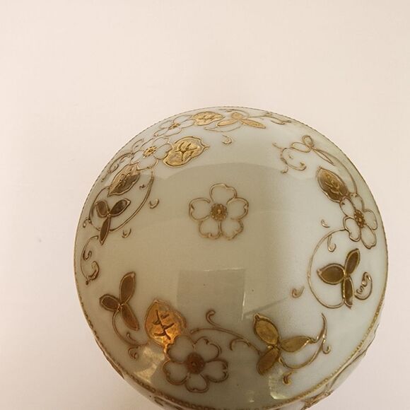 Vintage Porcelain Trinket Box White With Gold Gilt Table Decor - Picture 2 of 6